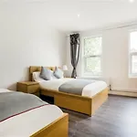 Oyo Broadway Inn
