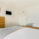 Oyo Broadway Inn